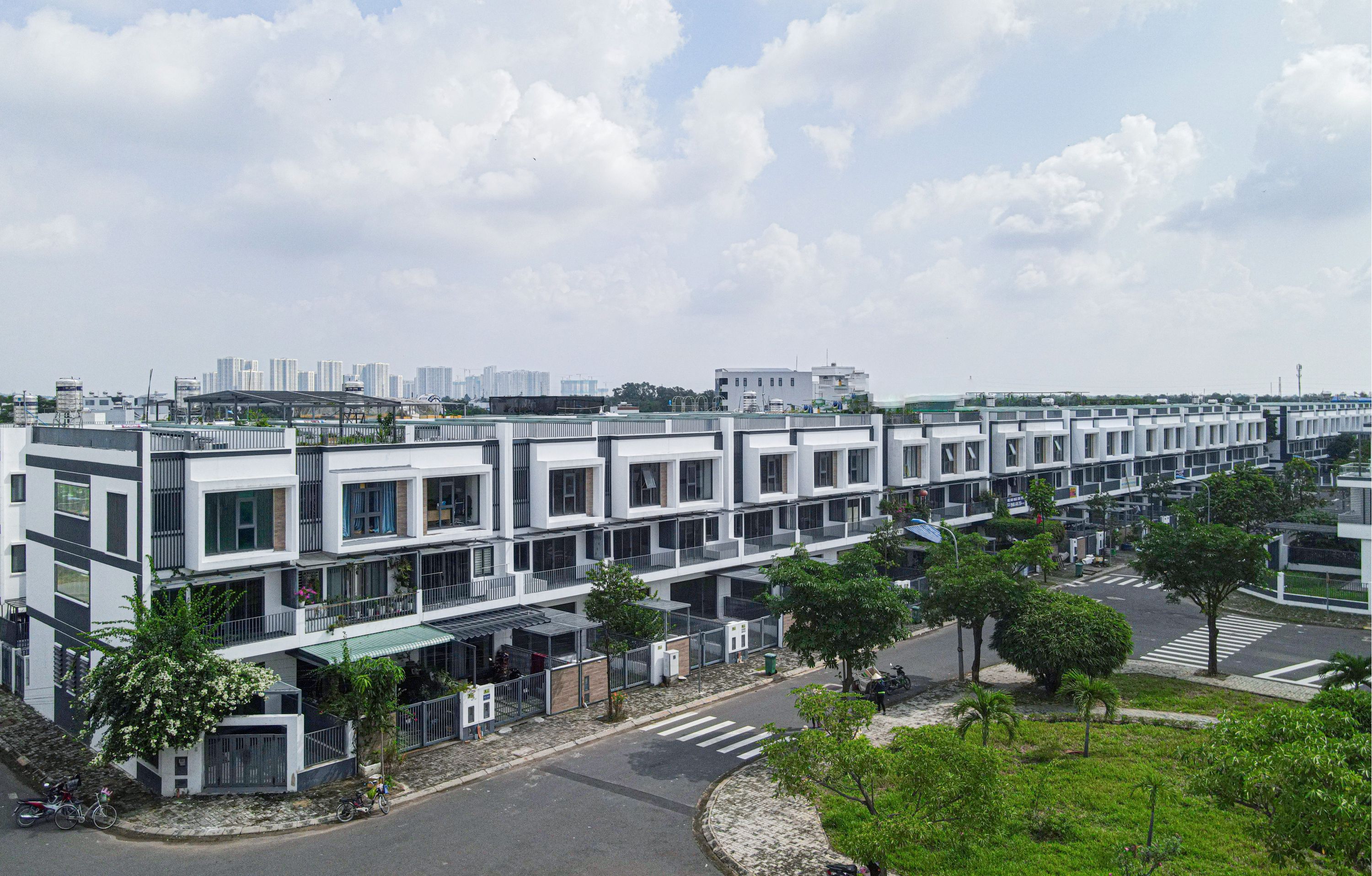 Nhà liên kế phố (Nhà ở liên kế có sân vườn)